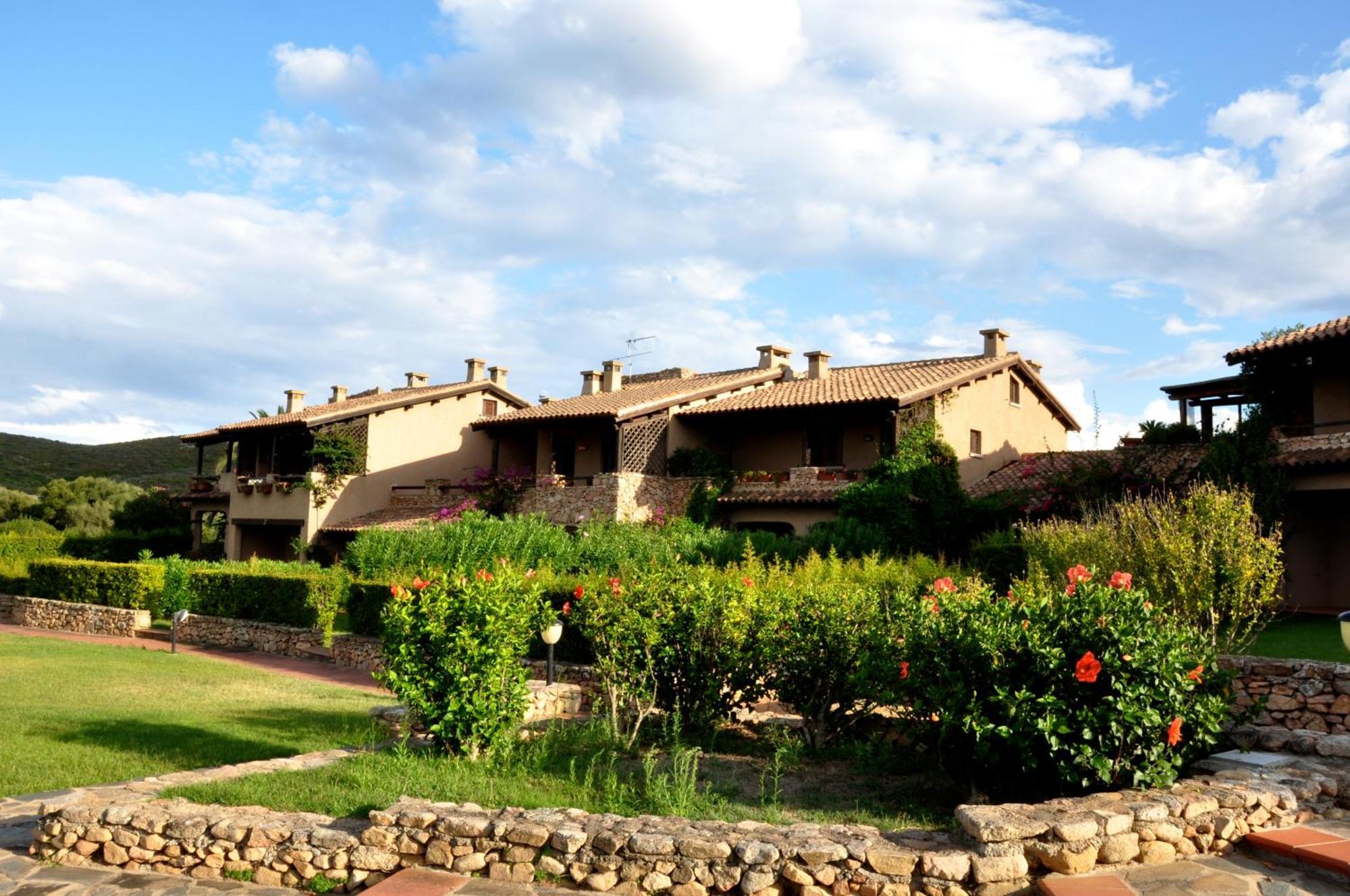 Appartamenti Residence Vela Blu Golfo Aranci マリネッラ エクステリア 写真