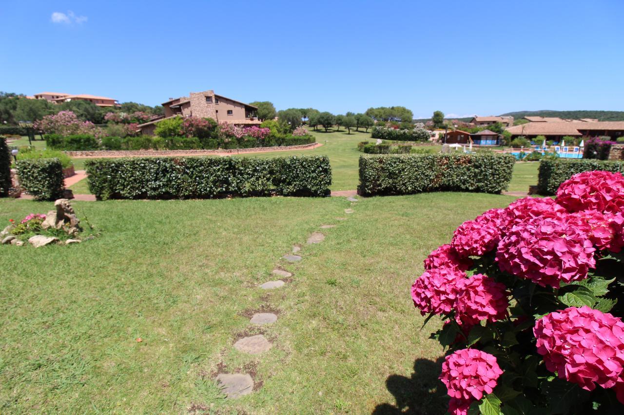 Appartamenti Residence Vela Blu Golfo Aranci マリネッラ エクステリア 写真